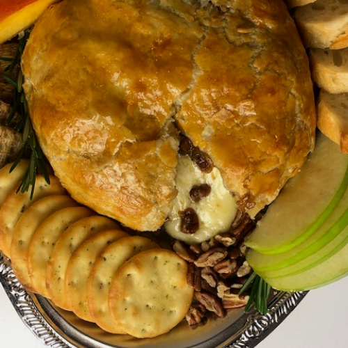 peach and pecan baked brie featured image