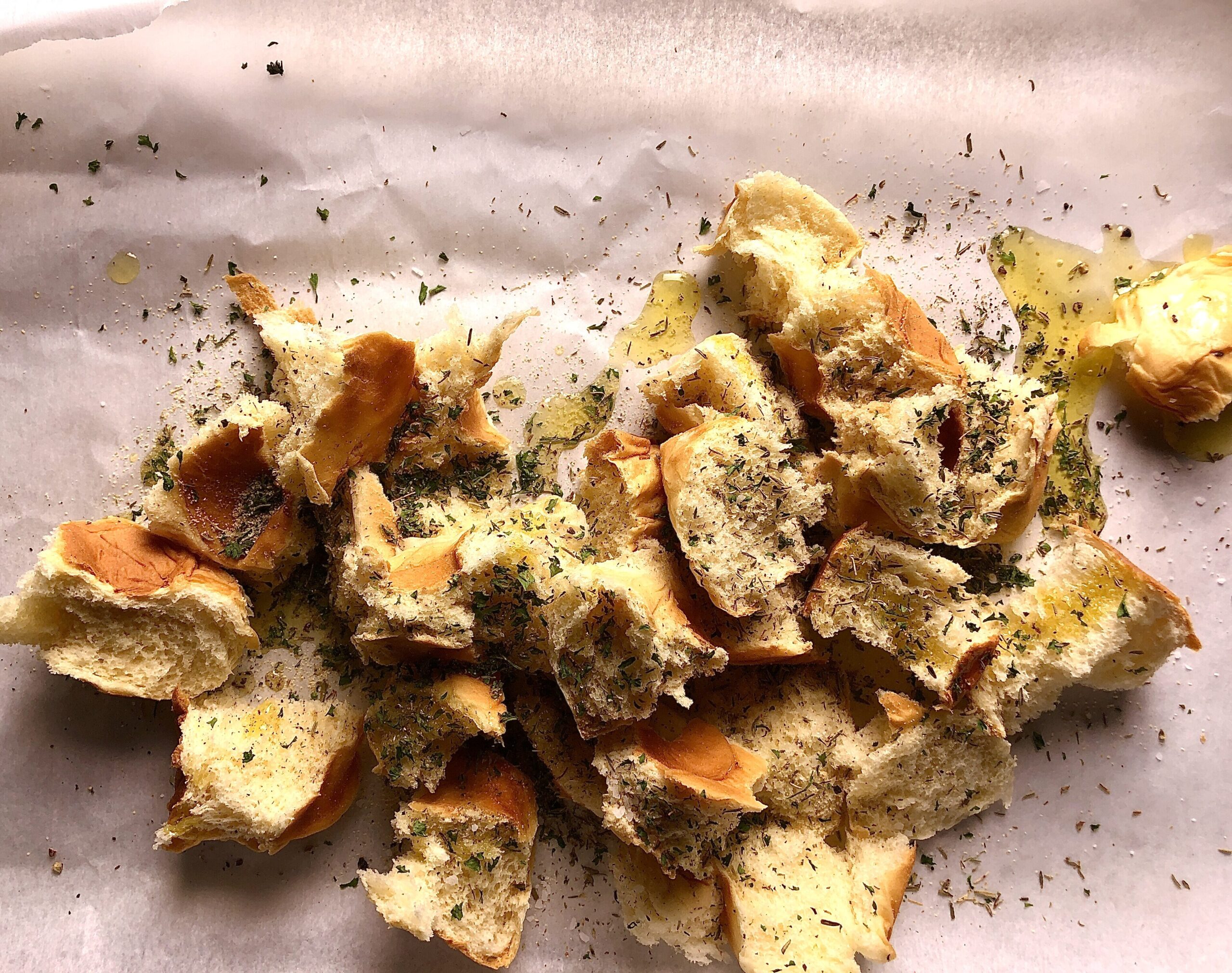 croutons toss in seasoning