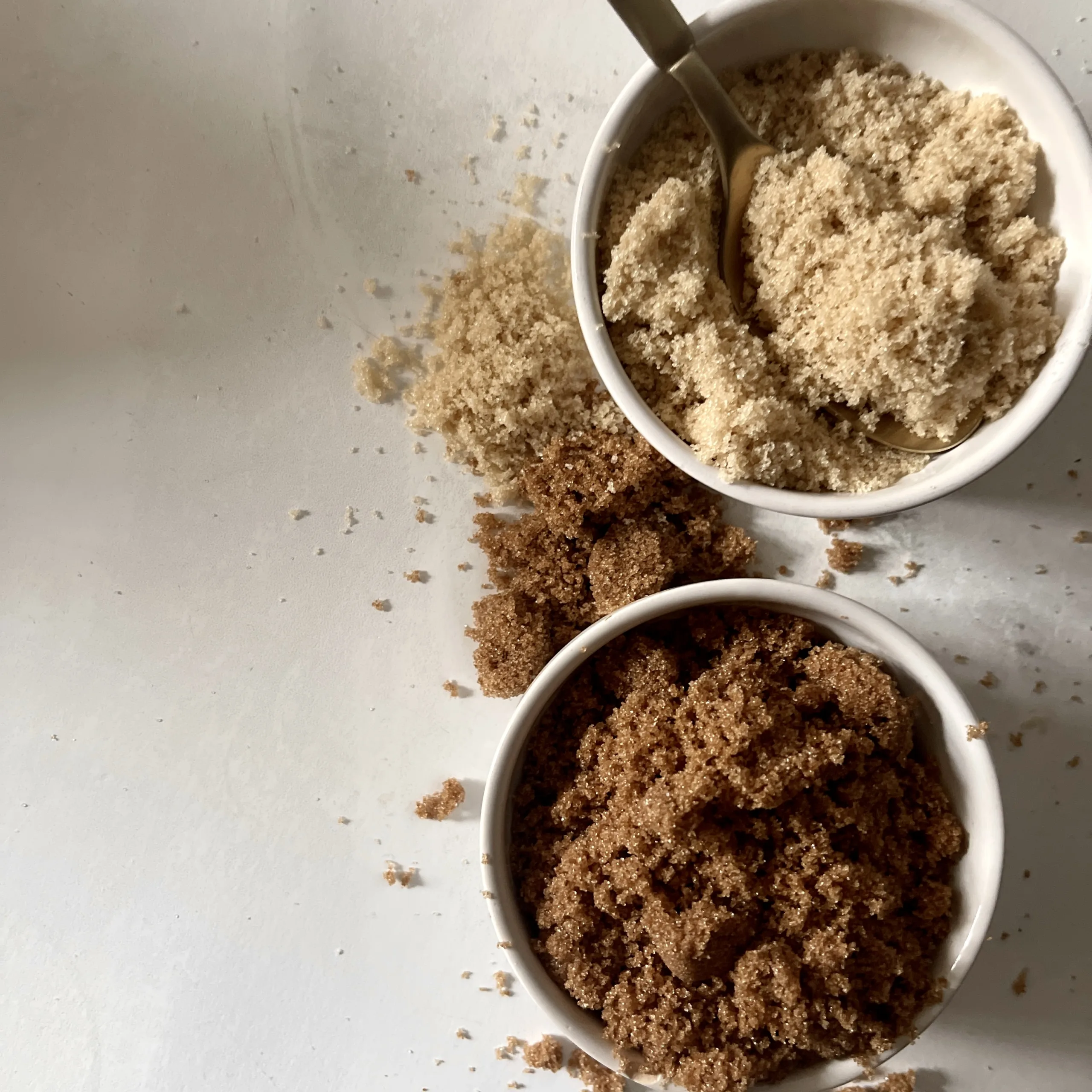 What’s the difference between dark and light brown sugar?